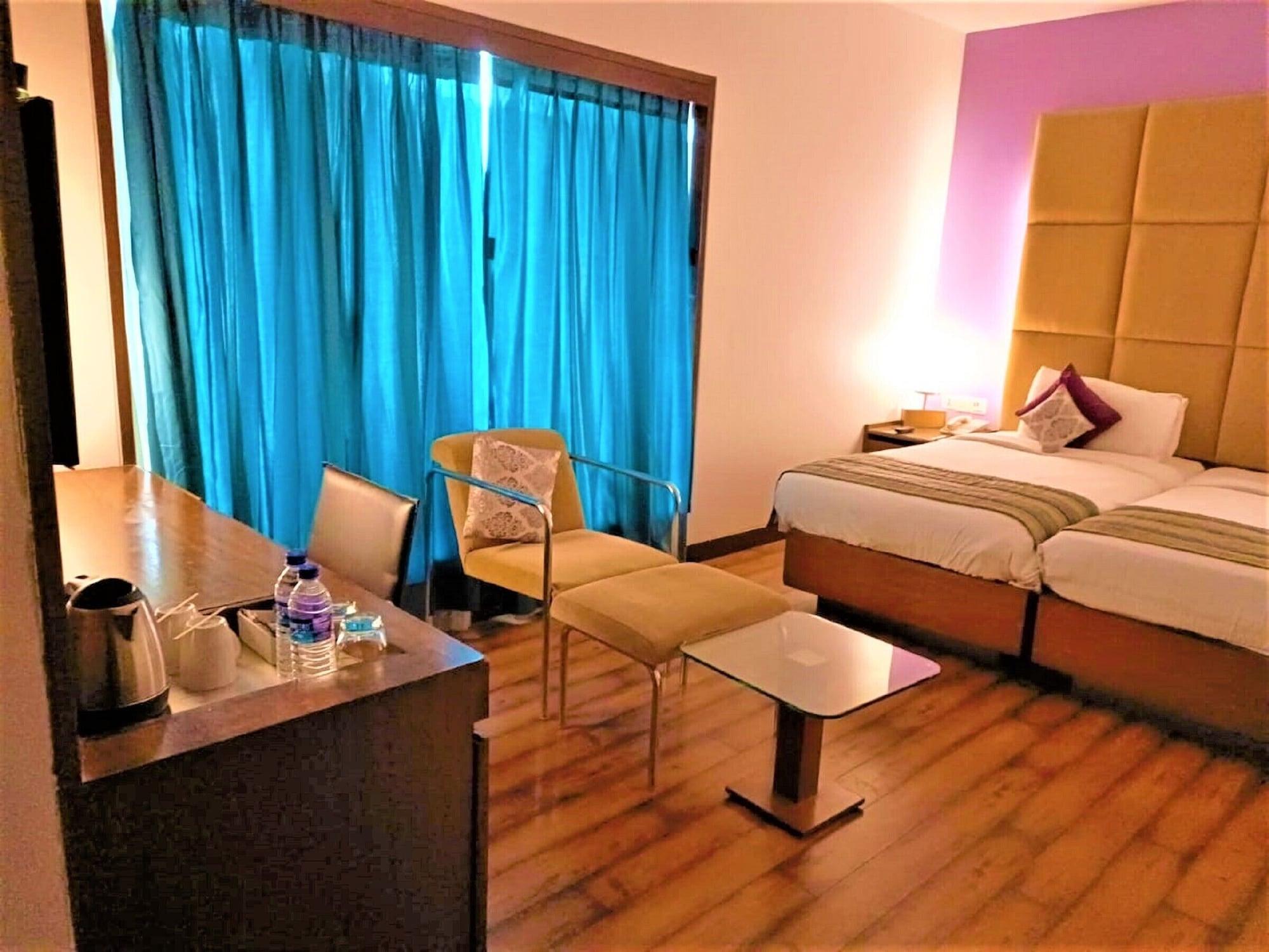 Yogi Executive, Navi Mumbai Hotel Exterior photo